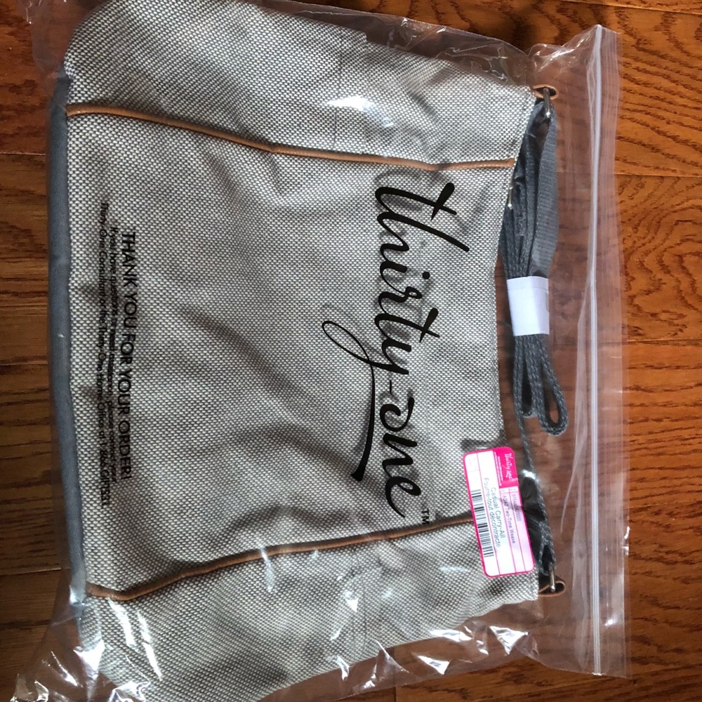 Thirty one carry all bag